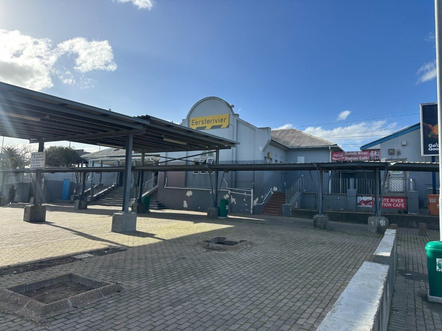To Let commercial Property for Rent in Eersterivier Western Cape
